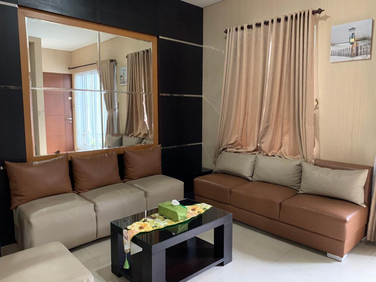 Platinum Setramurni Guest House Bandung 3Br Exteriér fotografie