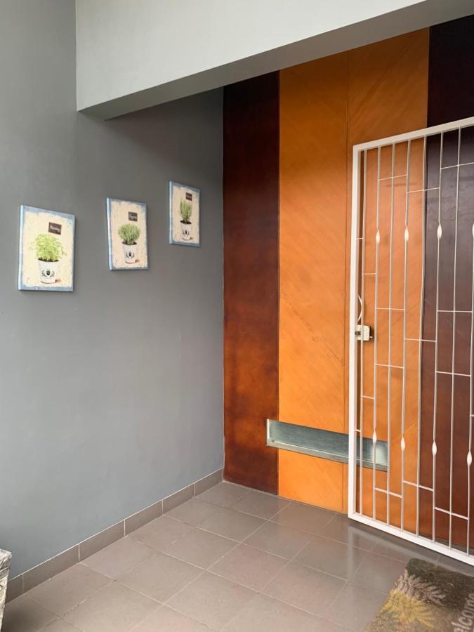 Platinum Setramurni Guest House Bandung 3Br Exteriér fotografie