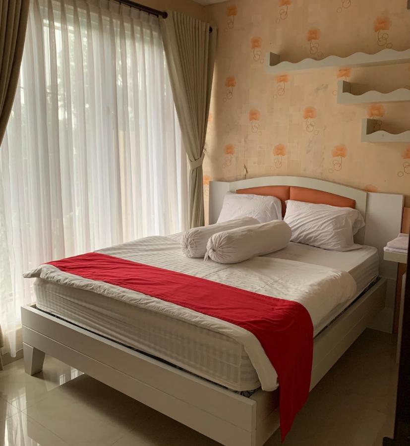 Platinum Setramurni Guest House Bandung 3Br Exteriér fotografie